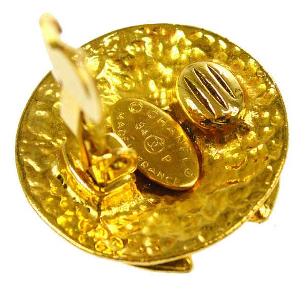 CHANEL CC Quilted Button Motif Earrings Gold-Tone - Picture 4 of 4